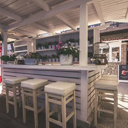 Teatro Deluxe Hotel Kato Rodini