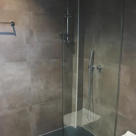 Teatro Deluxe * Kato Rodini