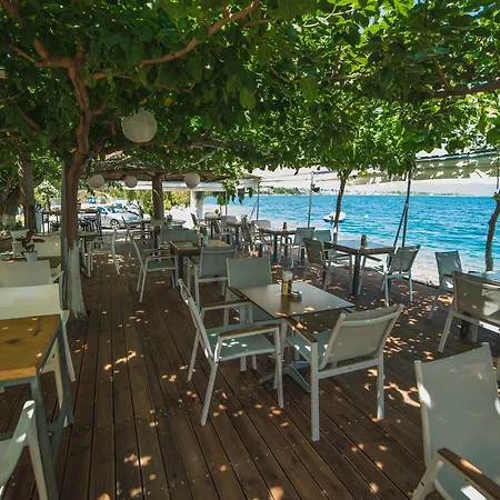 Teatro Deluxe Kato Rodini