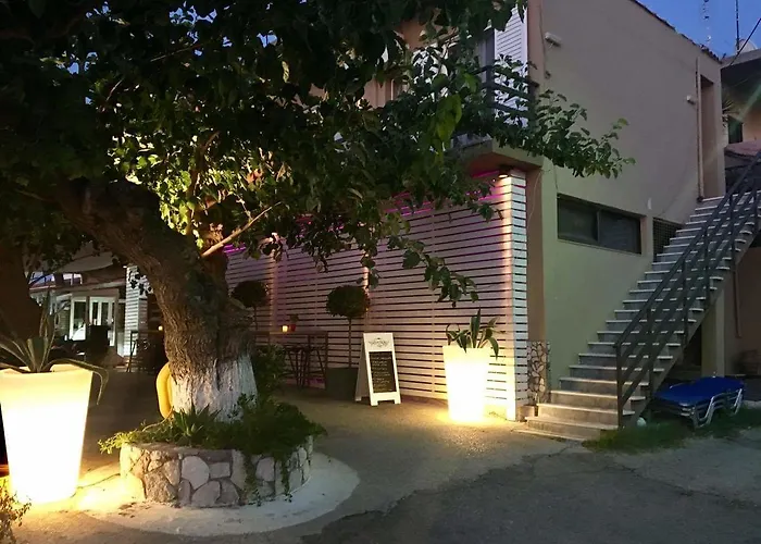 Teatro Deluxe Kato Rodini