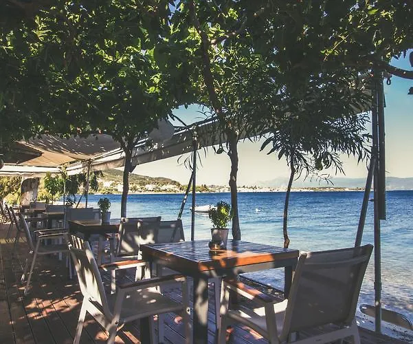 Teatro Deluxe * Kato Rodini