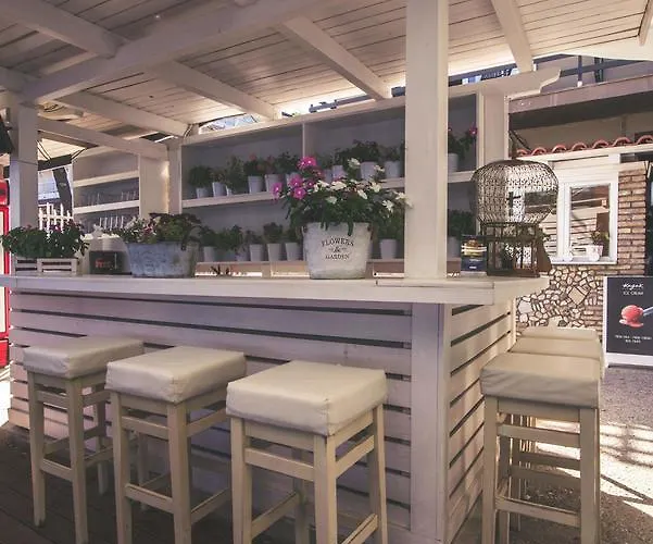 Teatro Deluxe Hotel Kato Rodini