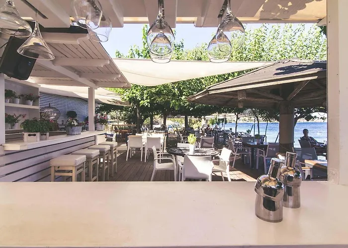 Teatro Deluxe Hotel *