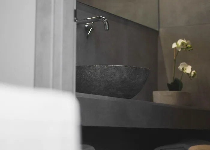 Teatro Deluxe Kato Rodini