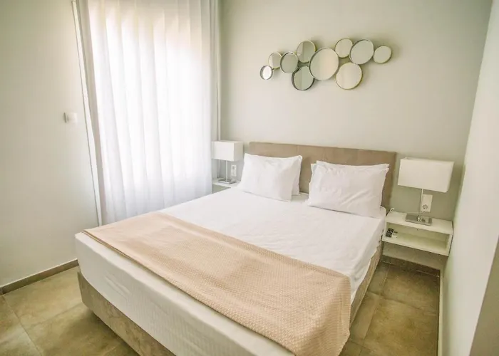 Teatro Deluxe Kato Rodini