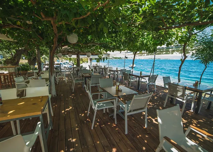 Teatro Deluxe Kato Rodini